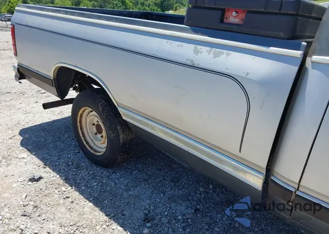 1988 Dodge D-Series D100 из США, поврежденный, VIN 1B7FD04X8JS739662